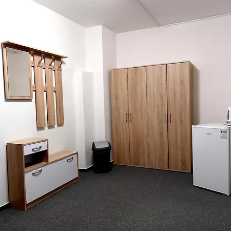 Гостьовий будинок Institut 3*
