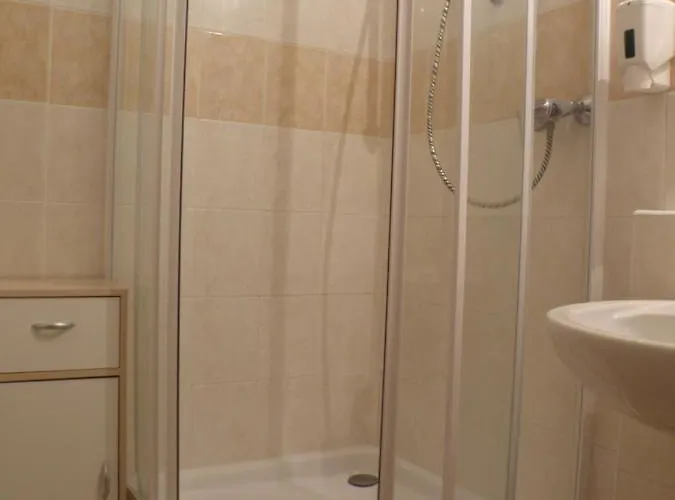 Vendégház Institut 3*