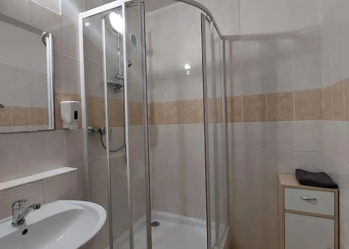 Vendégház Institut 3*