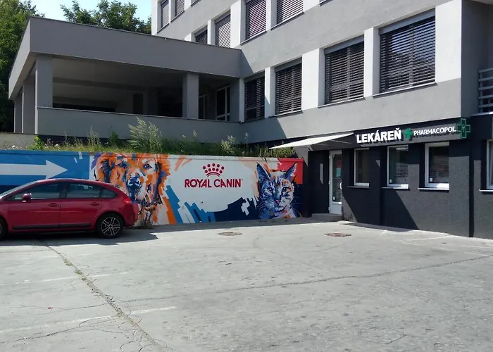 Institut Vendégház 3*